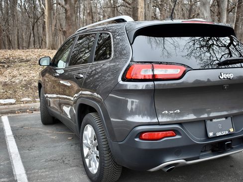 Used 2014 Jeep Cherokee Limited w/ Luxury Group image 8