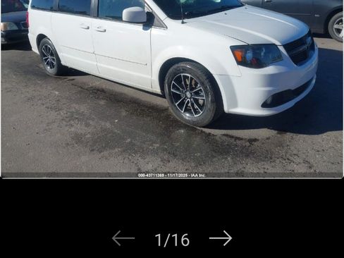 Used 2018 Dodge Grand Caravan SE image 1