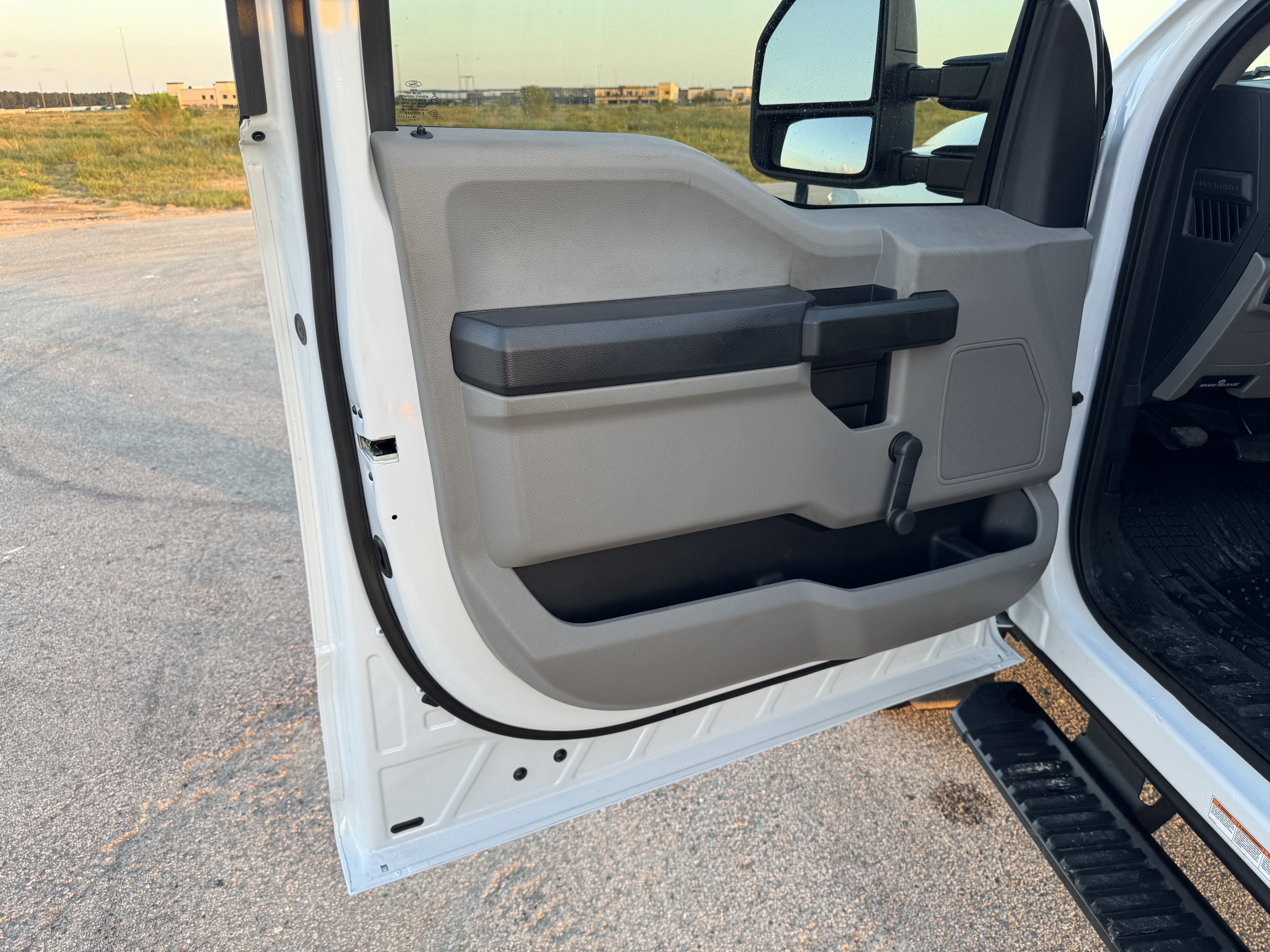 Used 2019 Ford F550 4x4 Regular Cab Super Duty image 13