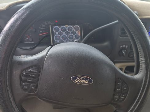 Used 2005 Ford Excursion Limited image 10