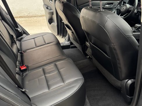 Used 2022 Nissan Rogue SV w/ SV Premium Package image 13