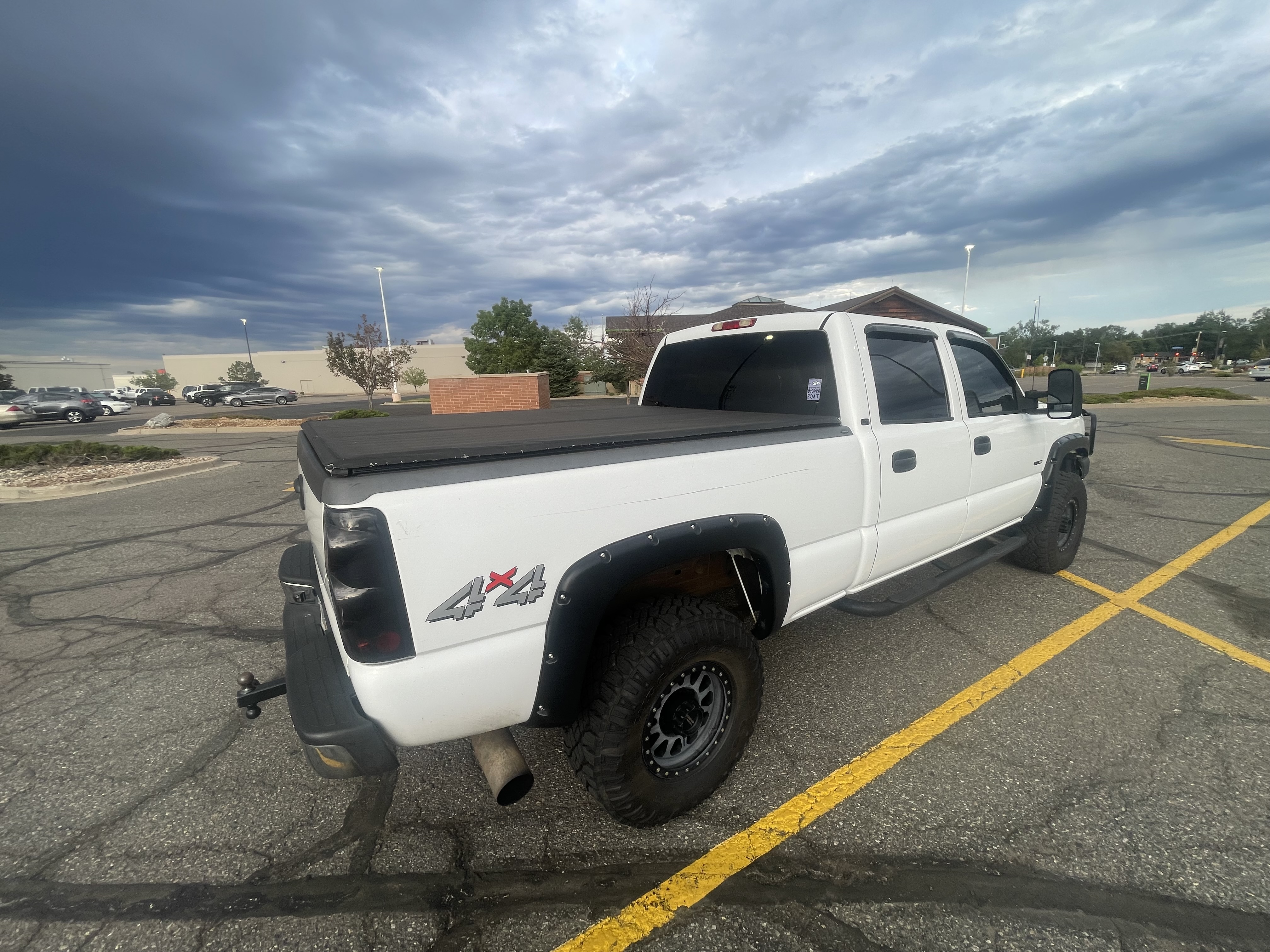 Used 2005 Chevrolet Silverado 2500 LT w/ Heavy-Duty Power Package AWD/4WD image 8