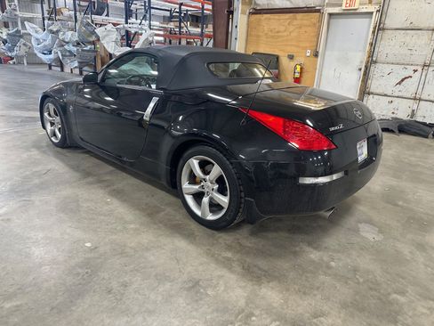 Used 2006 Nissan 350Z Grand Touring image 8