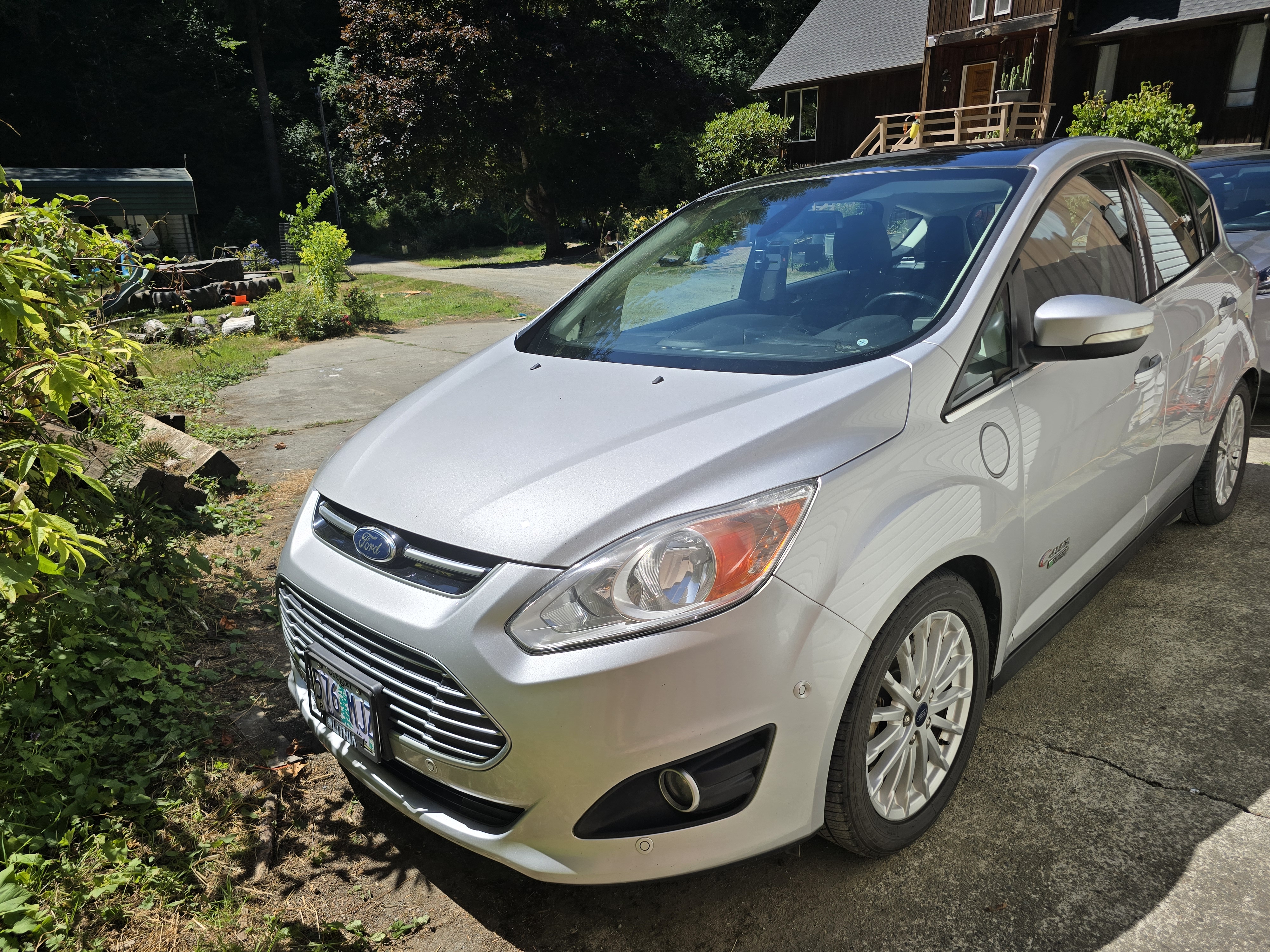 Used 2016 Ford C-MAX Energi SEL w/ Equipment Group 303A FWD image 2