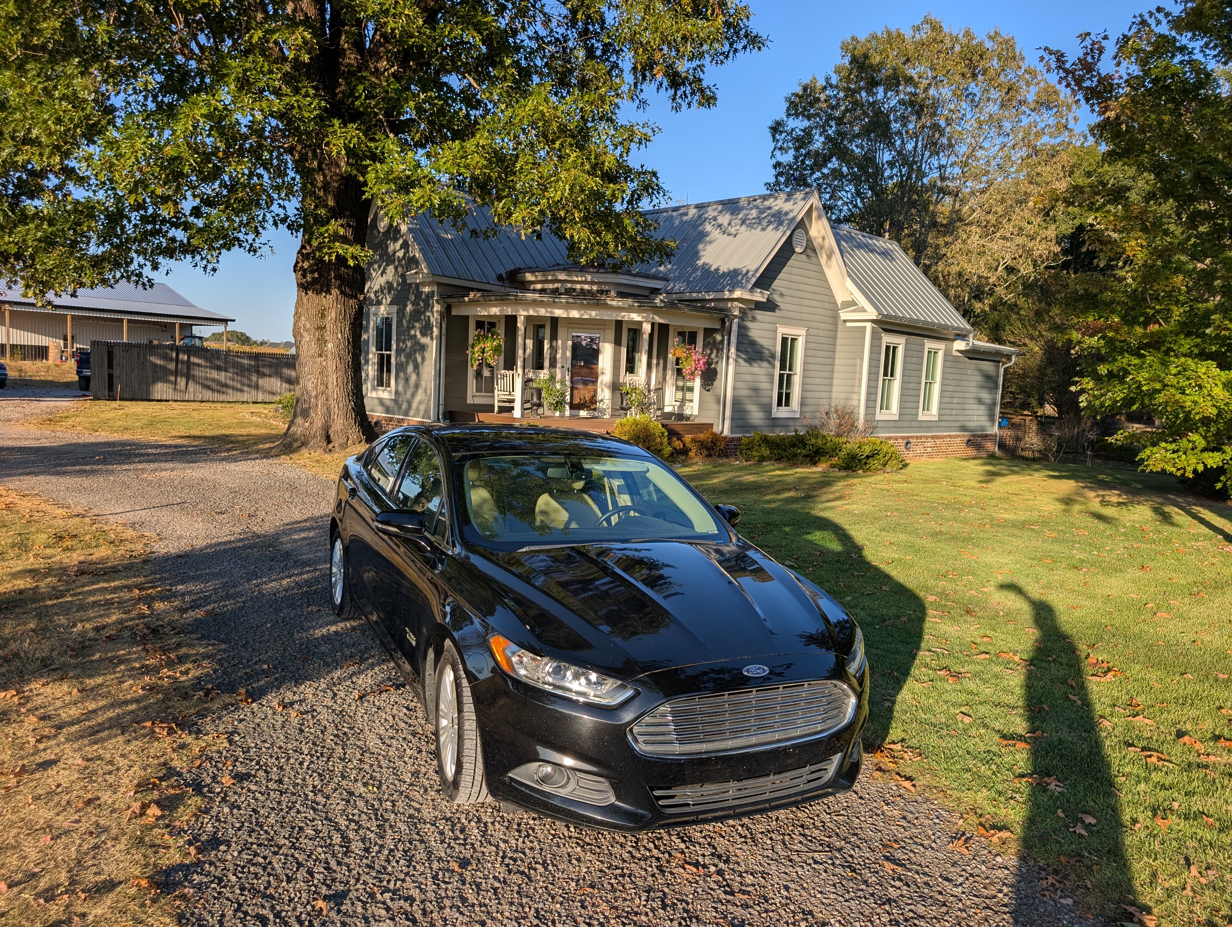 Used 2016 Ford Fusion Energi SE FWD image 2