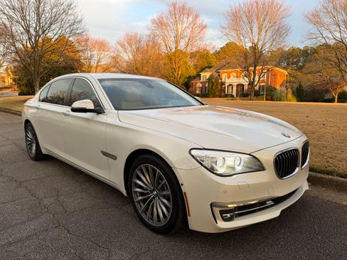 Used 2014 BMW 750Li image 32
