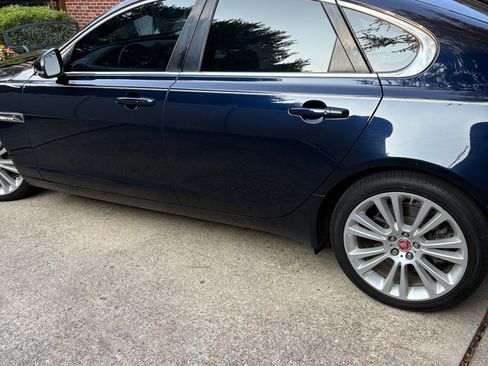 Used 2020 Jaguar XF Prestige AWD/4WD image 6