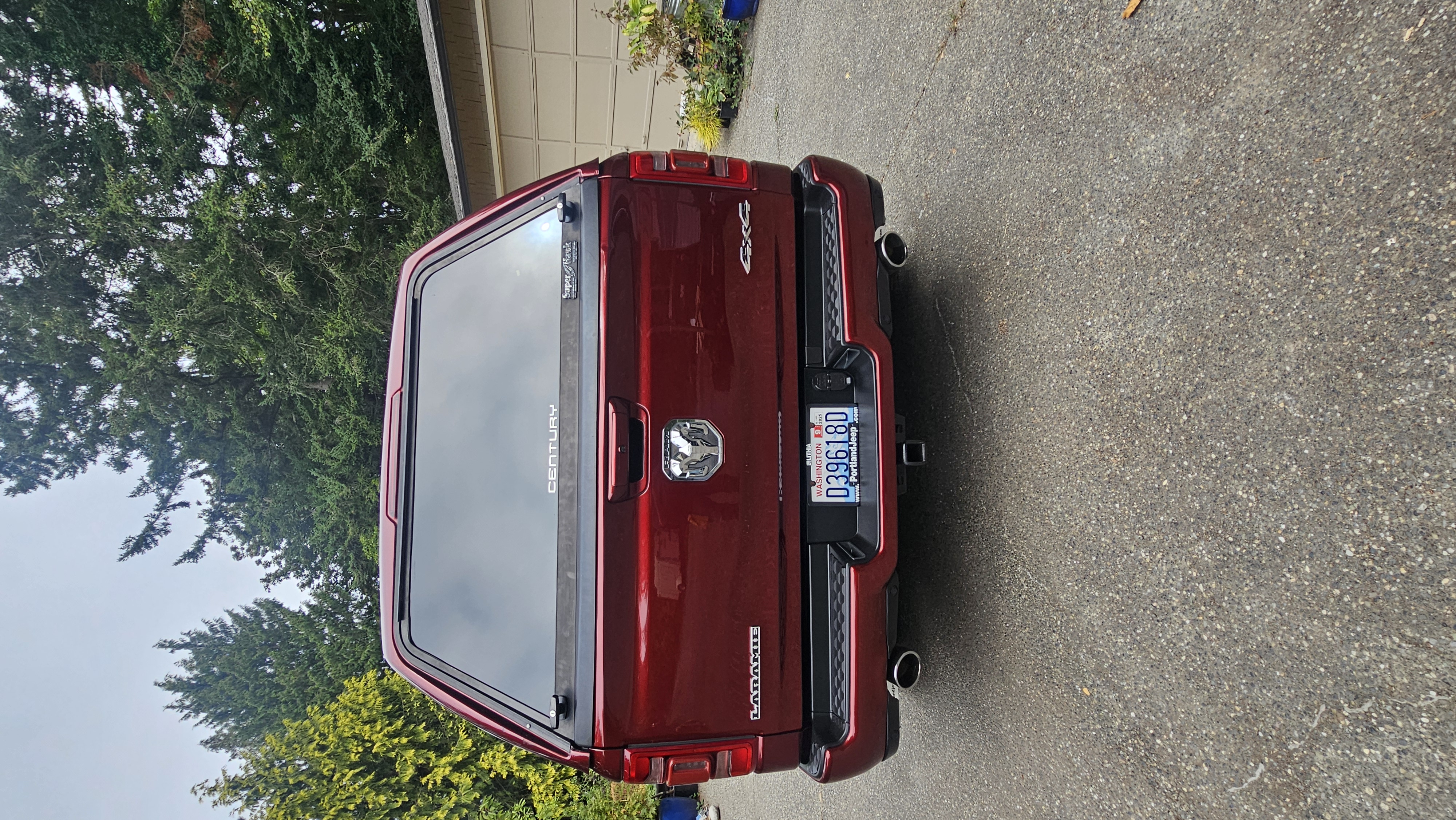 Used 2020 RAM 1500 Laramie AWD/4WD image 9