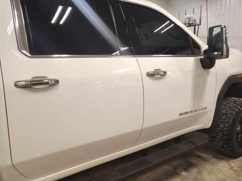 Used 2020 GMC Sierra 3500 SLT image 2