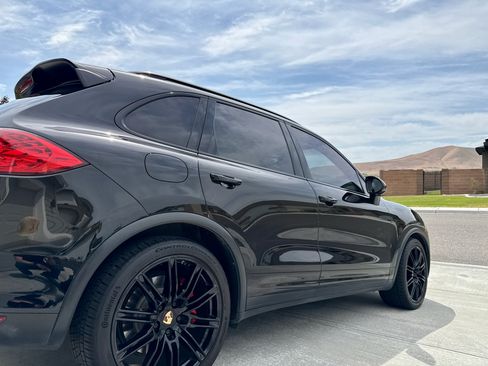 Used 2014 Porsche Cayenne AWD/4WD image 6