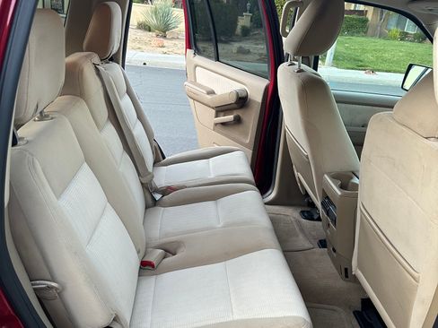 Used 2010 Ford Explorer XLT image 8