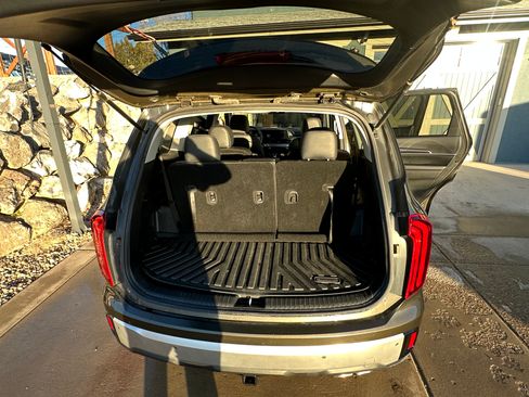 Used 2024 Kia Telluride S w/ S Sunroof Package image 6