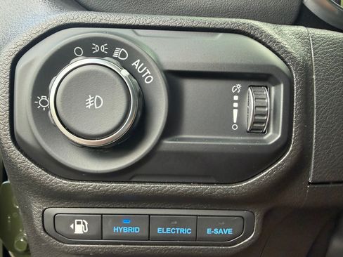 Used 2023 Jeep Wrangler Unlimited Sahara w/ Cold Weather Group AWD/4WD image 6