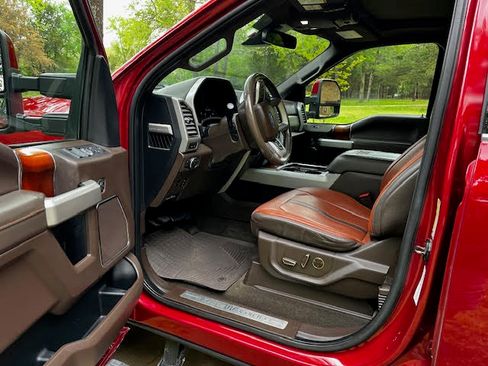 Used 2018 Ford F350 King Ranch w/ King Ranch Ultimate Package image 11