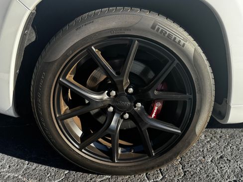 Used 2018 Jeep Grand Cherokee Trackhawk image 24