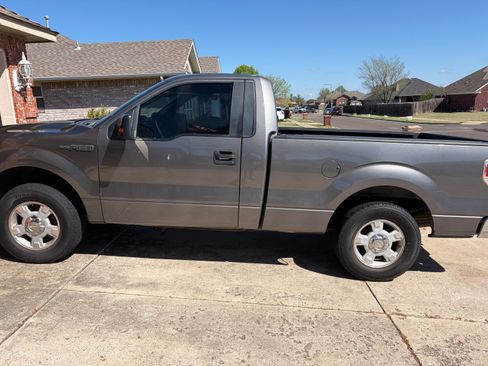 Used 2010 Ford F150 XLT RWD image 4