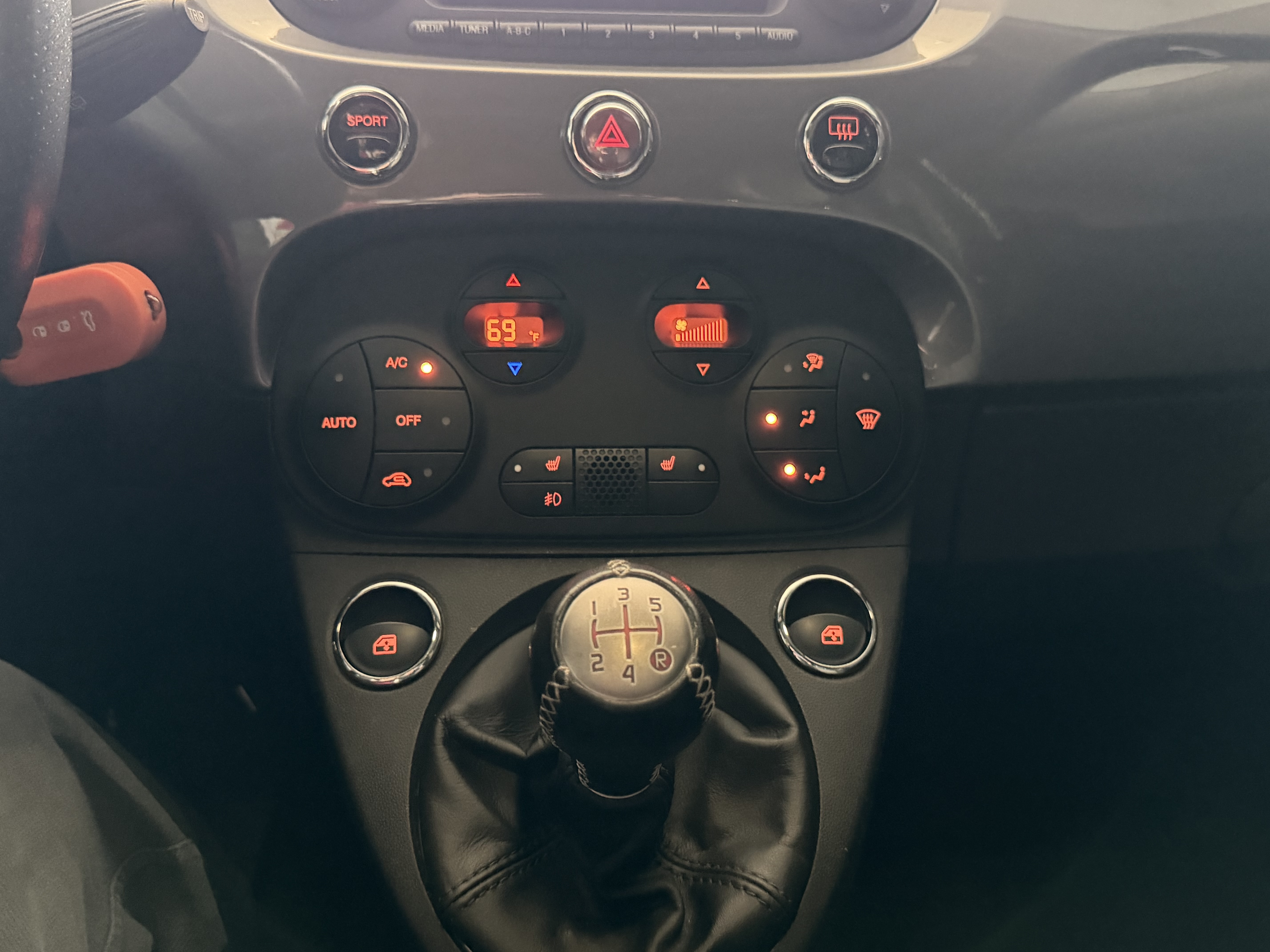 Used 2013 FIAT 500 Turbo w/ Beats Audio Pkg FWD image 25