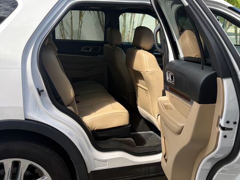 Used 2016 Ford Explorer Limited FWD image 13