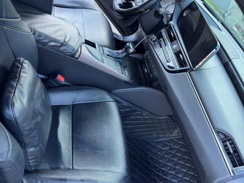 Used 2022 Lexus ES 300h w/ Luxury Package image 4