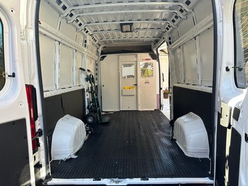 Used 2024 RAM ProMaster 2500 w/ Quick Order Package 22G SLT image 15