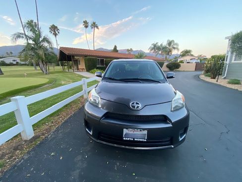 Used 2010 Scion xD FWD image 2