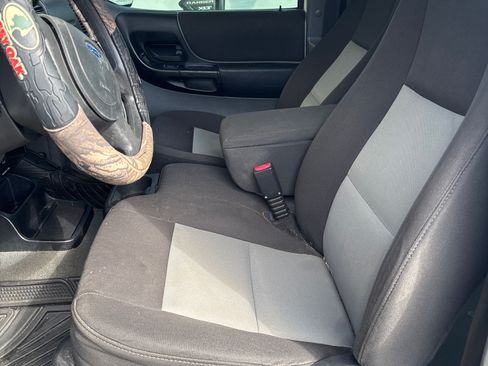 Used 2004 Ford Ranger XLT image 2