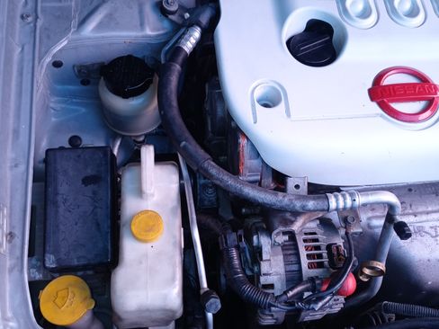 Used 2004 Nissan Sentra SE-R w/ Sunroof Pkg image 10