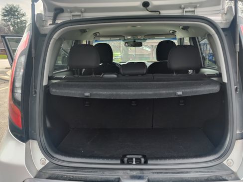 Used 2016 Kia Soul + image 6