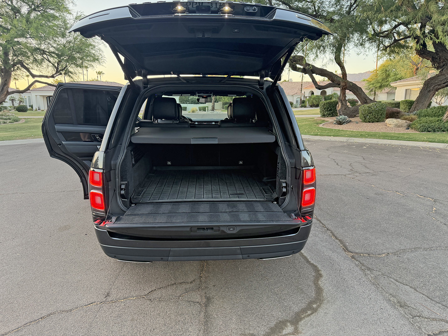 Used 2018 Land Rover Range Rover Supercharged AWD/4WD image 13