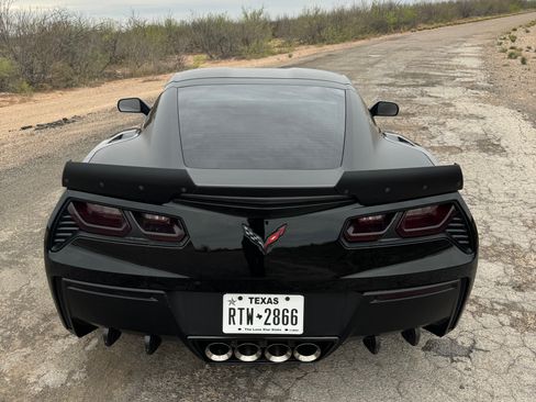Used 2015 Chevrolet Corvette Stingray Coupe RWD image 12