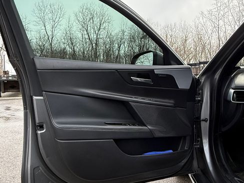 Used 2017 Jaguar XE R-Sport image 19