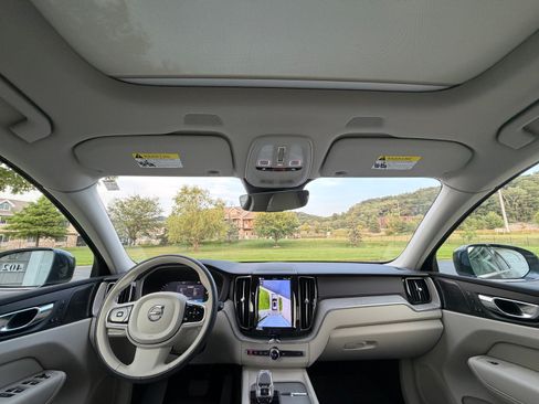 Used 2023 Volvo XC60 B5 Ultimate w/ Climate Package AWD/4WD image 11
