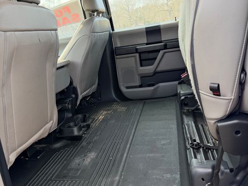 Used 2020 Ford F250 XL w/ Power Equipment Group RWD image 5