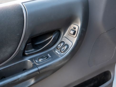 Used 2003 Ford Ranger XLT image 17