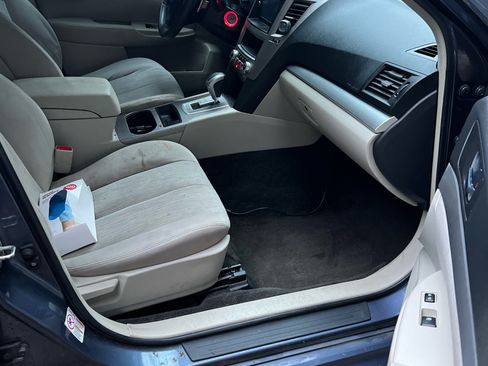 Used 2014 Subaru Legacy 2.5i w/ Alloy Wheel Package image 4