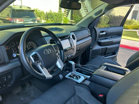 Used 2018 Toyota Tundra SR5 w/ SR5 Upgrade Package AWD/4WD image 12