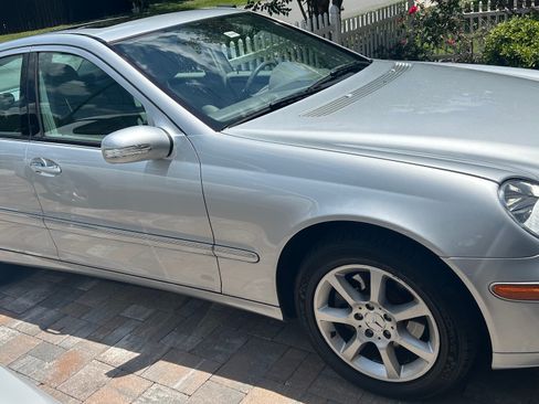 Used 2007 Mercedes-Benz C 350 Sedan image 4