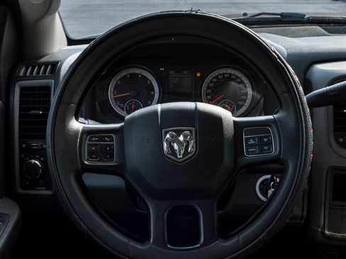 Used 2018 RAM 2500 Tradesman w/ Chrome Appearance Group image 17