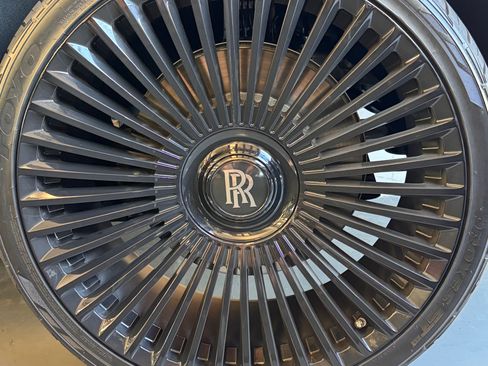 Used 2023 Rolls-Royce Cullinan Black Badge w/ Driver's Package image 5