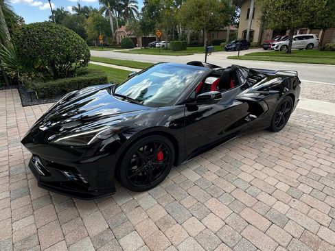 Used 2022 Chevrolet Corvette Stingray Premium Conv w/ Z51 Performance Package RWD image 14