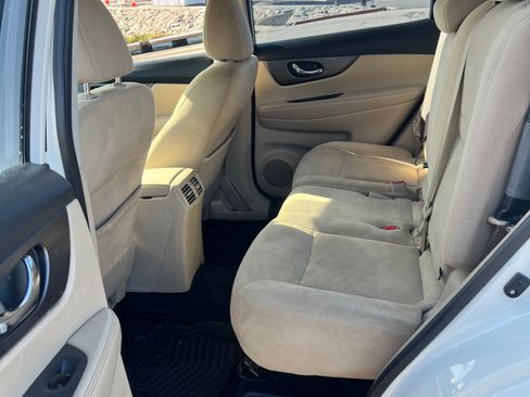 Used 2016 Nissan Rogue S FWD image 6