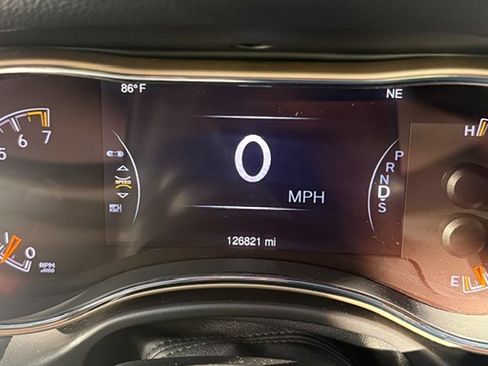 Used 2015 Jeep Grand Cherokee Limited RWD image 8