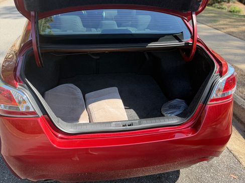 Used 2014 Nissan Altima 2.5 SV image 9