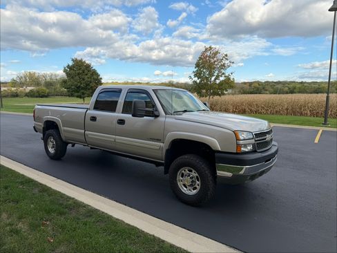 Used 2005 Chevrolet Silverado 2500 LS w/ Snow Plow Prep Package image 5