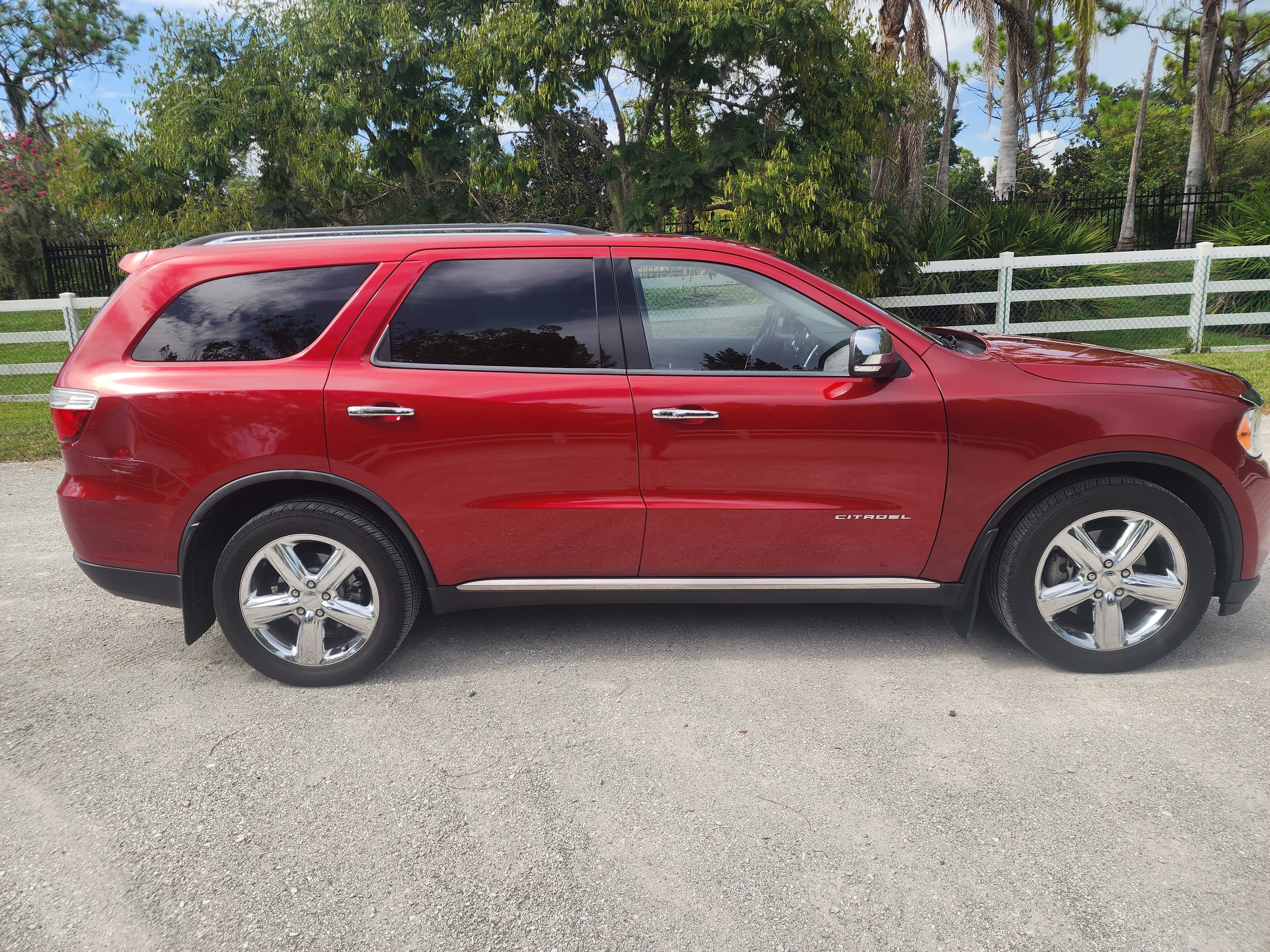 Used 2011 Dodge Durango Citadel w/ Trailer Tow Group IV RWD image 5