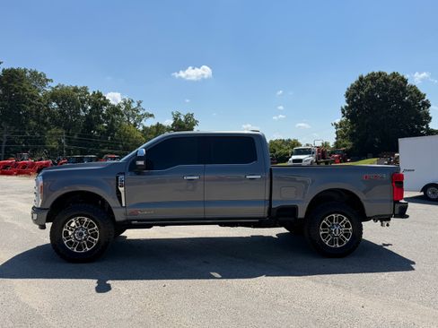 Used 2025 Ford F350 Platinum w/ Platinum Plus Package AWD/4WD image 2