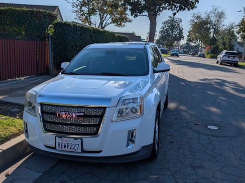 Used 2015 GMC Terrain SLE image 4