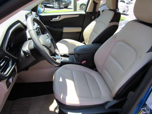 Used 2020 Ford Escape SEL AWD/4WD image 9