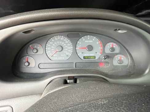 Used 2001 Ford Mustang GT RWD image 12
