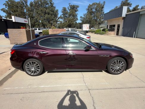 Used 2017 Maserati Ghibli Sedan 4D image 2